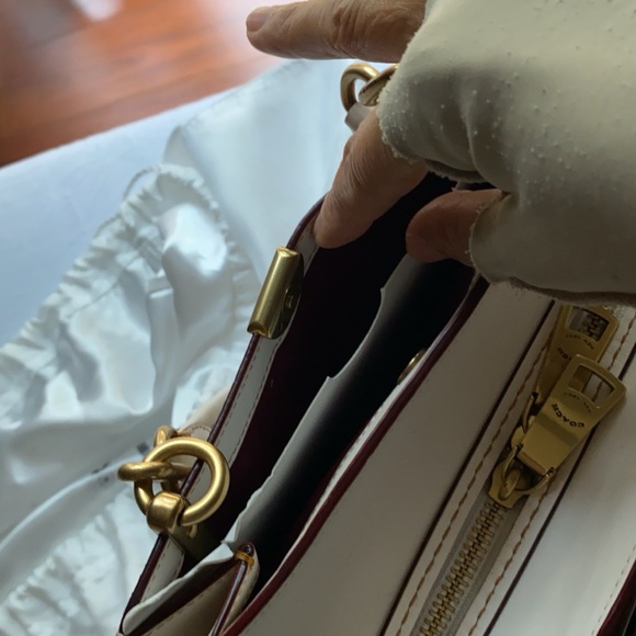 Coach hand bag - Picture 8 of 13